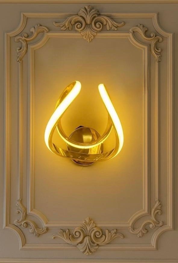 Royal Loop LED Wall Light